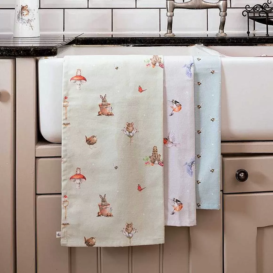 Discount Wrendale Designs Busy Bee' Bee Dish Towel